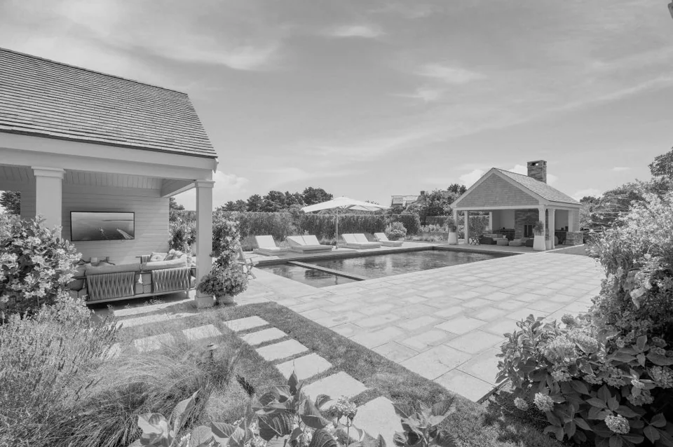 Pool and garden pavilions at Polpis 01